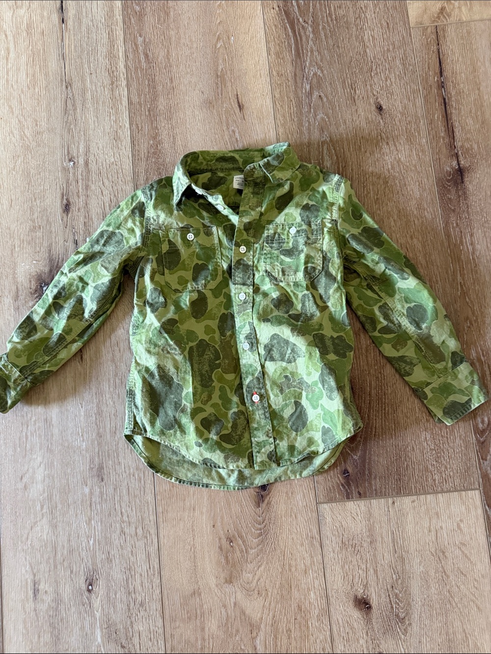 Crewcuts | Green Camo Button-Down Shirt | size 4/5
